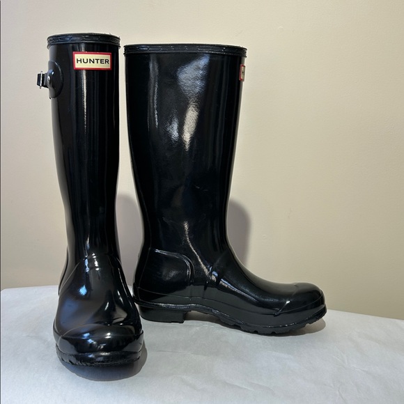 Hunter Shoes - Hunter Tall Rain Boots, Glossy Black (size 5)